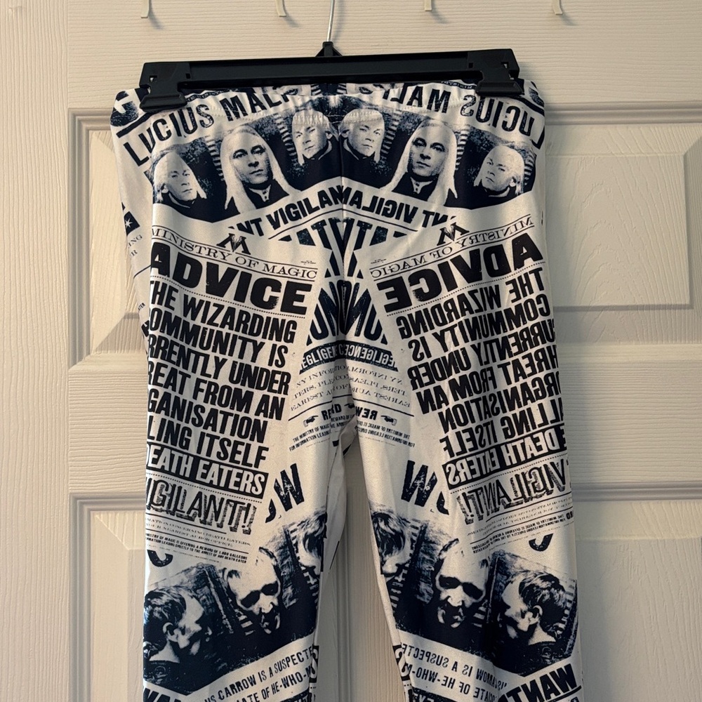 Amazon Black & White Harry Potter Newspaper Print Leggings